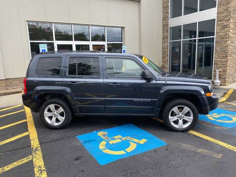 Used 2014 Jeep Patriot Latitude w/ Sun/Sound Group AWD/4WD image 15