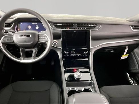 New 2026 Jeep Grand Cherokee Laredo image 6