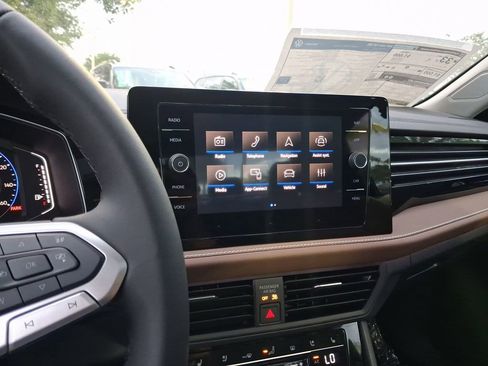 New 2026 Volkswagen Jetta SEL image 9