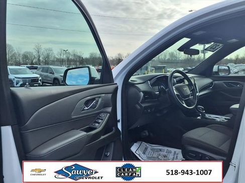 Used 2023 Chevrolet Traverse LT w/ LPO, Floor Liner Package image 12