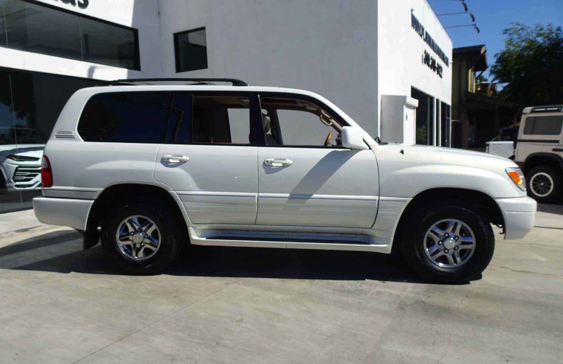 Used 2001 Lexus LX 470 4WD image 8