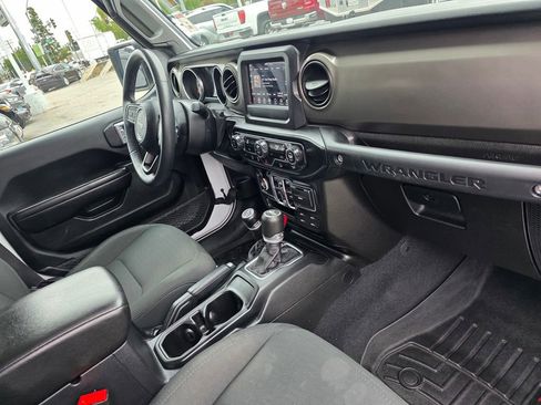 Used 2019 Jeep Wrangler Unlimited Sport S AWD/4WD image 22