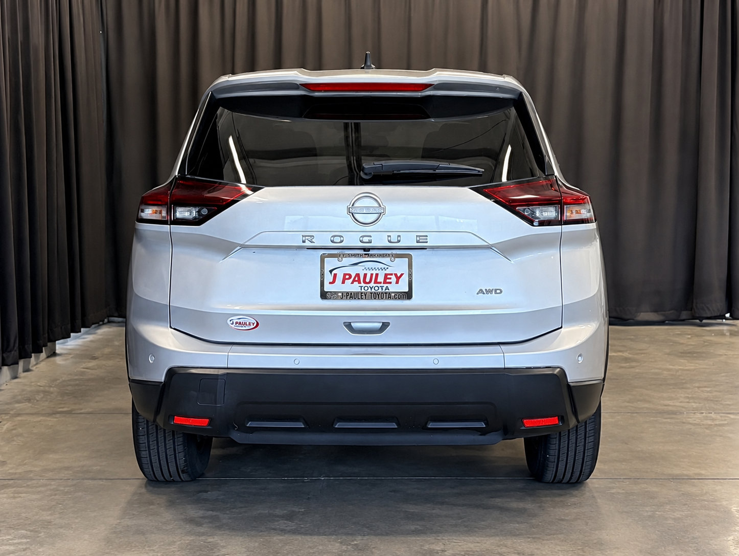 Used 2024 Nissan Rogue S AWD/4WD image 6
