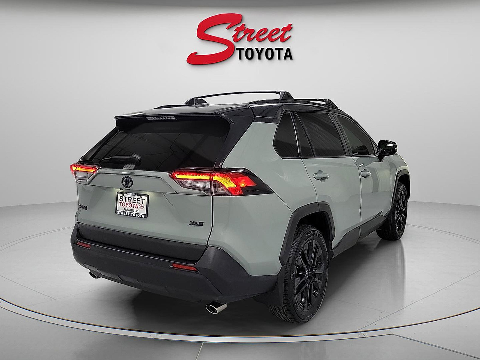 Certified 2023 Toyota RAV4 XLE Premium FWD image 4