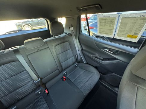 Used 2025 Chevrolet Equinox LT image 36