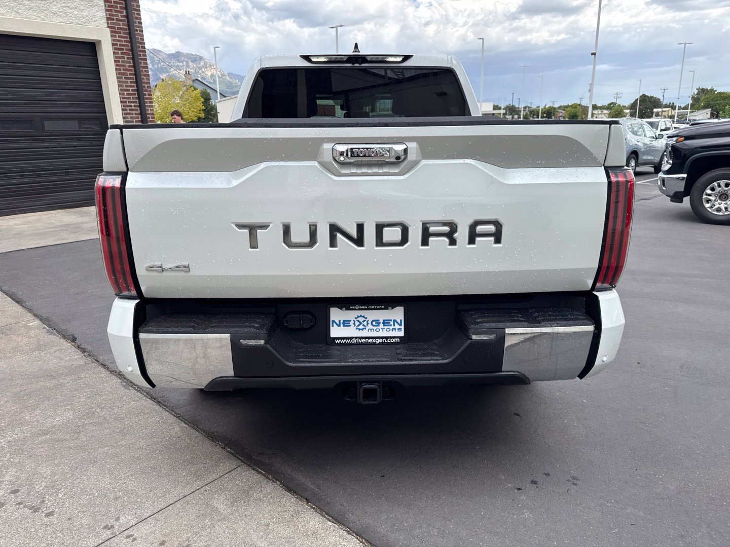 Used 2024 Toyota Tundra Limited w/ TRD Off-Road Package AWD/4WD image 7