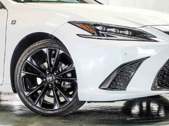 Used 2023 Lexus ES 350 F Sport w/ Accessory Package (Z2) FWD image 4