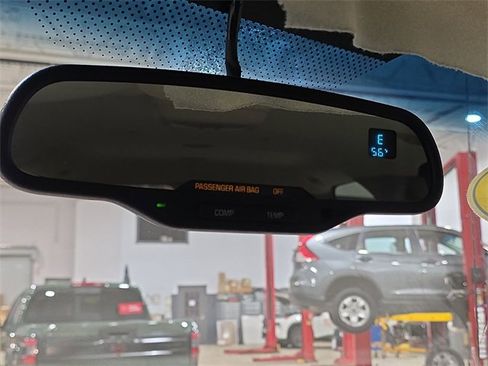 Used 2004 Chevrolet Suburban LS image 17