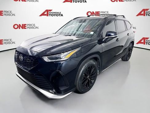 Used 2023 Toyota Highlander XSE image 3