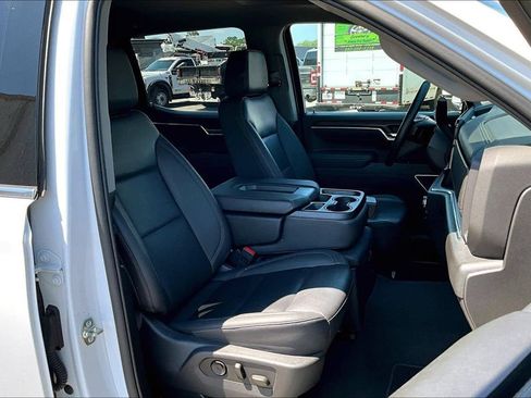 Used 2025 GMC Sierra 1500 SLT AWD/4WD image 32
