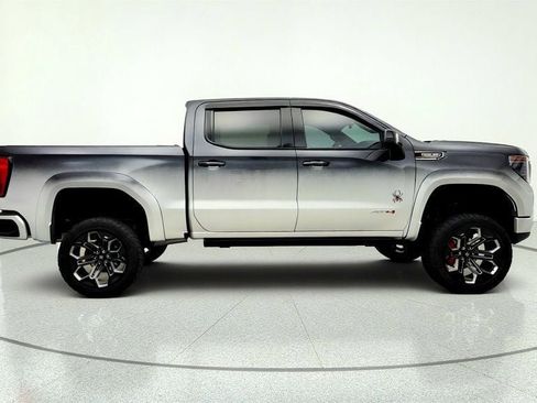 Used 2023 GMC Sierra 1500 AT4 w/ AT4 Premium Package AWD/4WD image 4