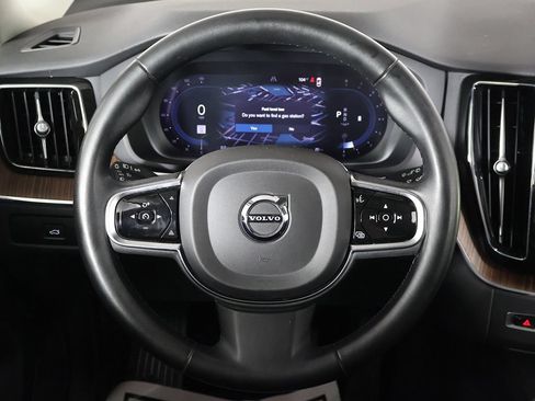 Used 2023 Volvo XC60 B5 Plus AWD/4WD image 40
