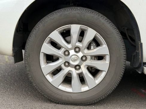 Used 2015 Toyota Sequoia Platinum AWD/4WD image 9