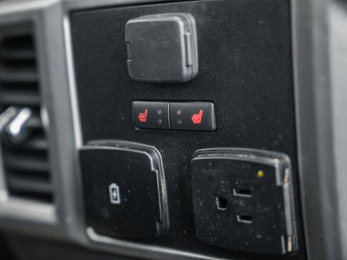 Used 2021 Ford F250 Platinum w/ Tremor Off-Road Package image 38