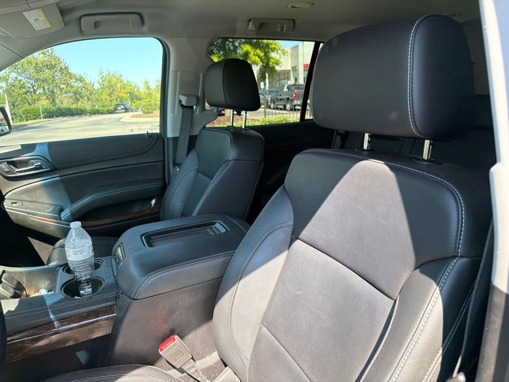 Used 2019 Chevrolet Tahoe LT w/ Luxury Package AWD/4WD image 9