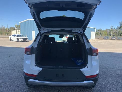 New 2025 Chevrolet TrailBlazer LT w/ Convenience Package image 9