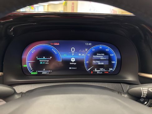 Used 2023 Toyota Crown XLE image 14