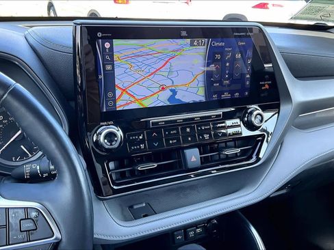 Used 2020 Toyota Highlander Limited AWD/4WD image 6