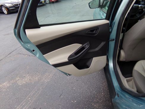 Used 2012 Ford Focus SE image 17
