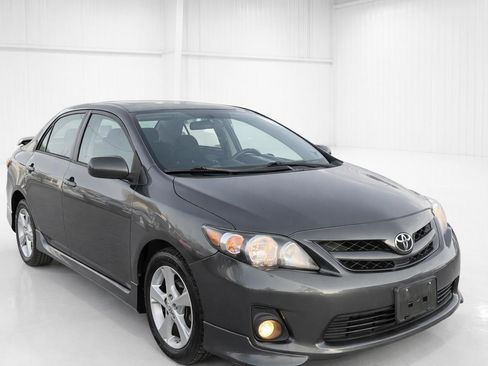 Used 2012 Toyota Corolla S image 4