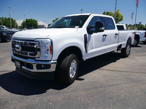 Used 2025 Ford F350 XLT w/ 360-Degree Camera Package AWD/4WD image 4