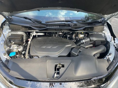 New 2026 Honda Odyssey Touring image 16
