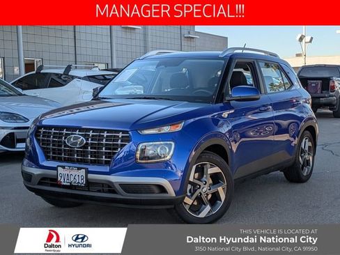 Used 2025 Hyundai Venue SEL FWD image 1