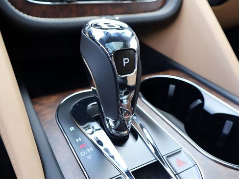 New 2025 Bentley Bentayga image 31