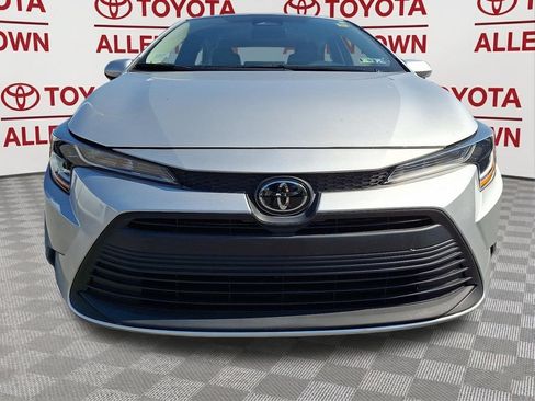 Used 2023 Toyota Corolla LE w/ LE Convenience Package FWD image 2
