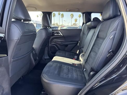 Used 2024 Mitsubishi Outlander SE image 26