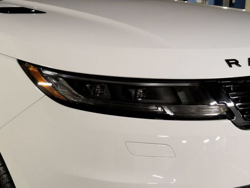 New 2026 Land Rover Range Rover Sport SE AWD/4WD image 18
