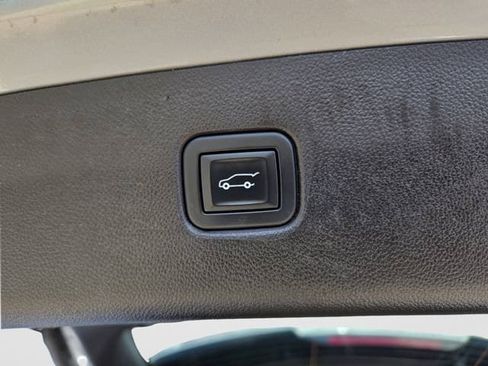 Used 2021 Chevrolet Blazer LT FWD image 32