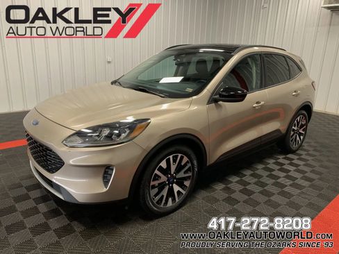 Used 2020 Ford Escape SE Sport image 1