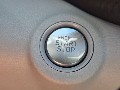 New 2025 Hyundai Venue SEL image 37