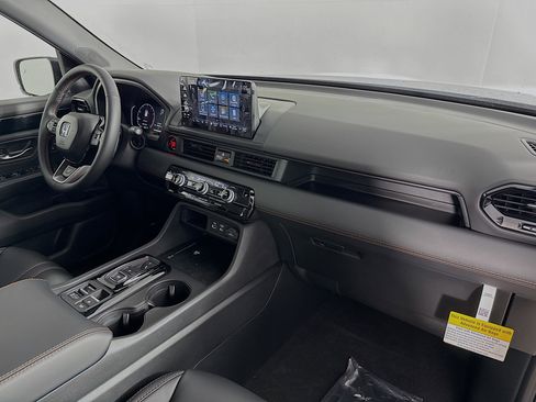 New 2025 Honda Pilot TrailSport image 36