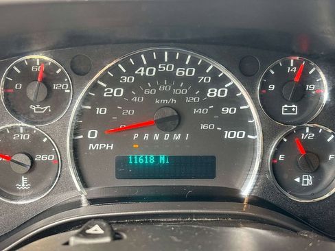 Used 2024 GMC Savana 2500 w/ Driver Convenience Package RWD image 19