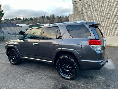 Used 2011 Toyota 4Runner Limited image 7
