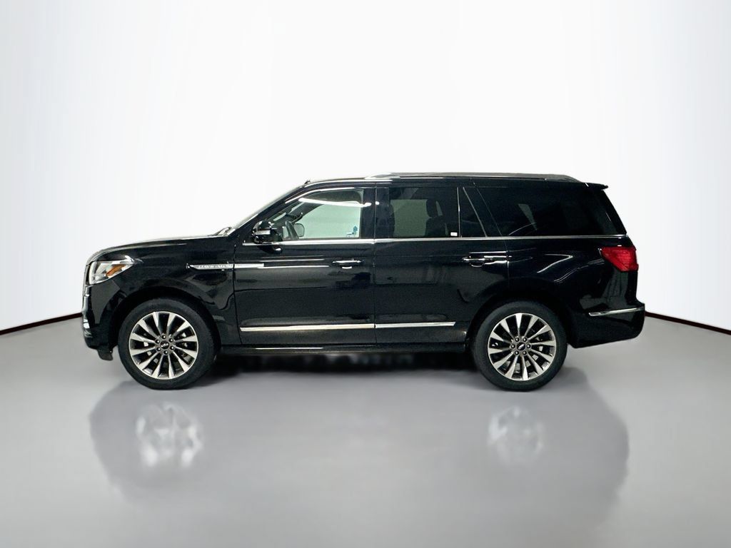Used 2021 Lincoln Navigator Reserve w/ Luxury Package AWD/4WD image 2