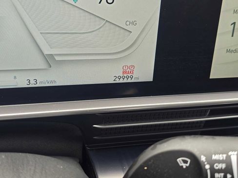 Used 2023 Hyundai Ioniq 6 SE RWD image 28