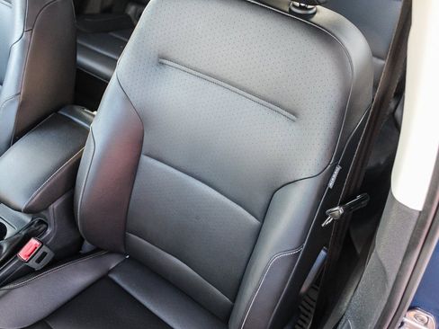 Used 2015 Volkswagen Golf S image 25