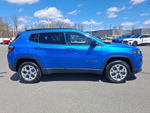 Used 2025 Jeep Compass Latitude w/ Sun & Sound Group AWD/4WD image 7