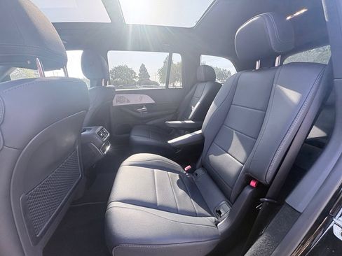 Used 2025 Mercedes-Benz GLS 450 4MATIC image 7