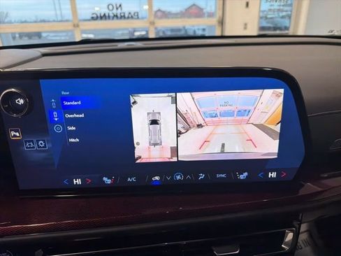 Used 2025 Chevrolet Traverse Z71 image 51