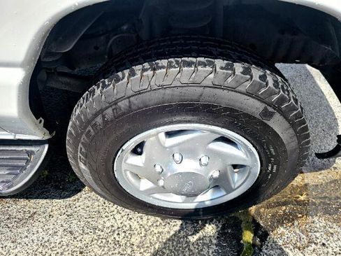 Used 2011 Ford E-350 and Econoline 350 XLT image 40