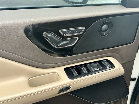 Used 2022 Lincoln Aviator Reserve w/ Equipment Group 201A image 21