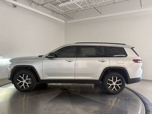 Used 2024 Jeep Grand Cherokee L Limited AWD/4WD image 6