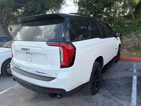 Used 2023 GMC Yukon Denali RWD image 13