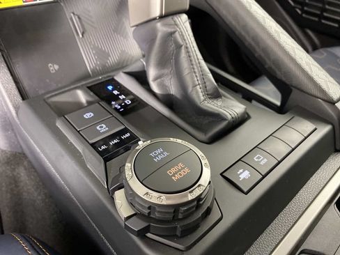 Used 2026 Toyota 4Runner Platinum AWD/4WD image 25