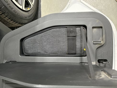 Used 2022 Rivian R1T Adventure image 32