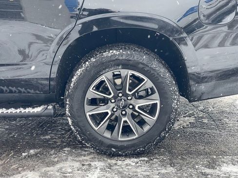 Used 2024 Chevrolet Tahoe Z71 w/ Luxury Package image 32